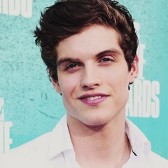 Daniel-A Sharman, 38 лет