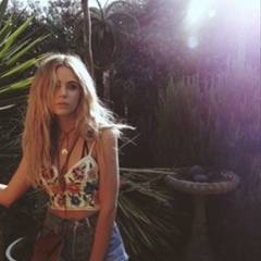 Ashley Benson, 34 года