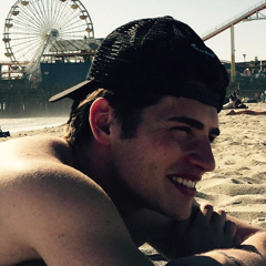 Gregg Sulkin, 32 года