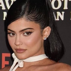 Kylie Jenner, 27 лет