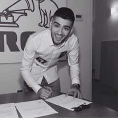 Zayn Malik, 31 год, Bradford-on-Tone