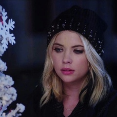 Ashley Benson, 35 лет