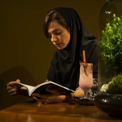 Narges Ahmadi, 25 лет