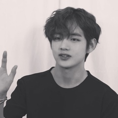 Kim Taehyung, 28 лет