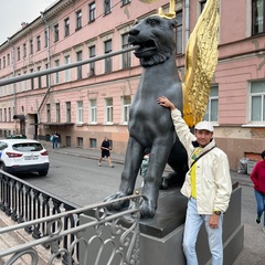 Олег Макаренков, Москва