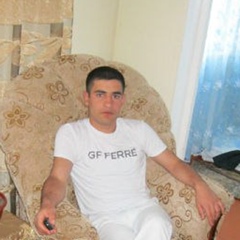 Artak Petrosyan, Гюмри