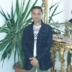 Moustapha Khemiri, Tunis