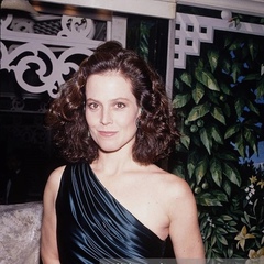 Sigourney Weaver, 24 года