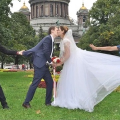 Валя Сальникова, Санкт-Петербург