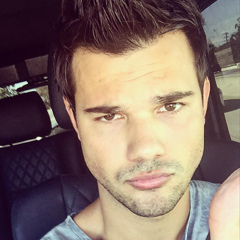 Taylor-Daniel Lautner, 32 года