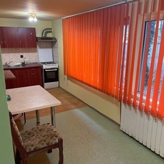 Apartament De-Inchiriat, 56 лет, Bucureşti