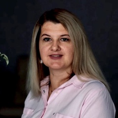 Анна Захарова