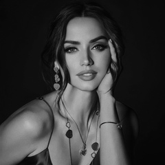 Ana Armas, 23 года