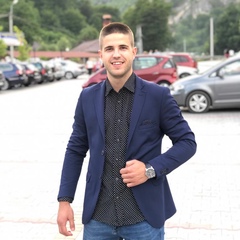 Dzoni Blejzer, 27 лет