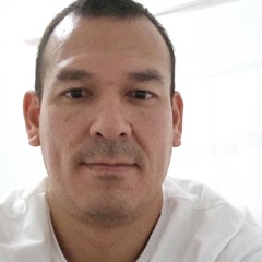 Alfredo Salinas, 42 года