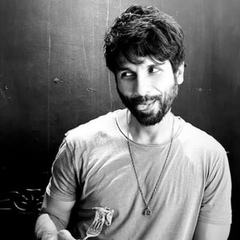 Shahid Kapoor, 43 года