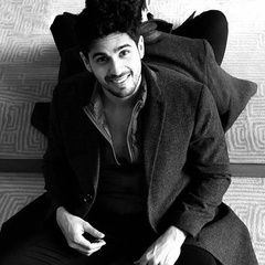 Sidharth Malhotra, 39 лет