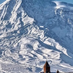 Mher Hakobyan, Ереван